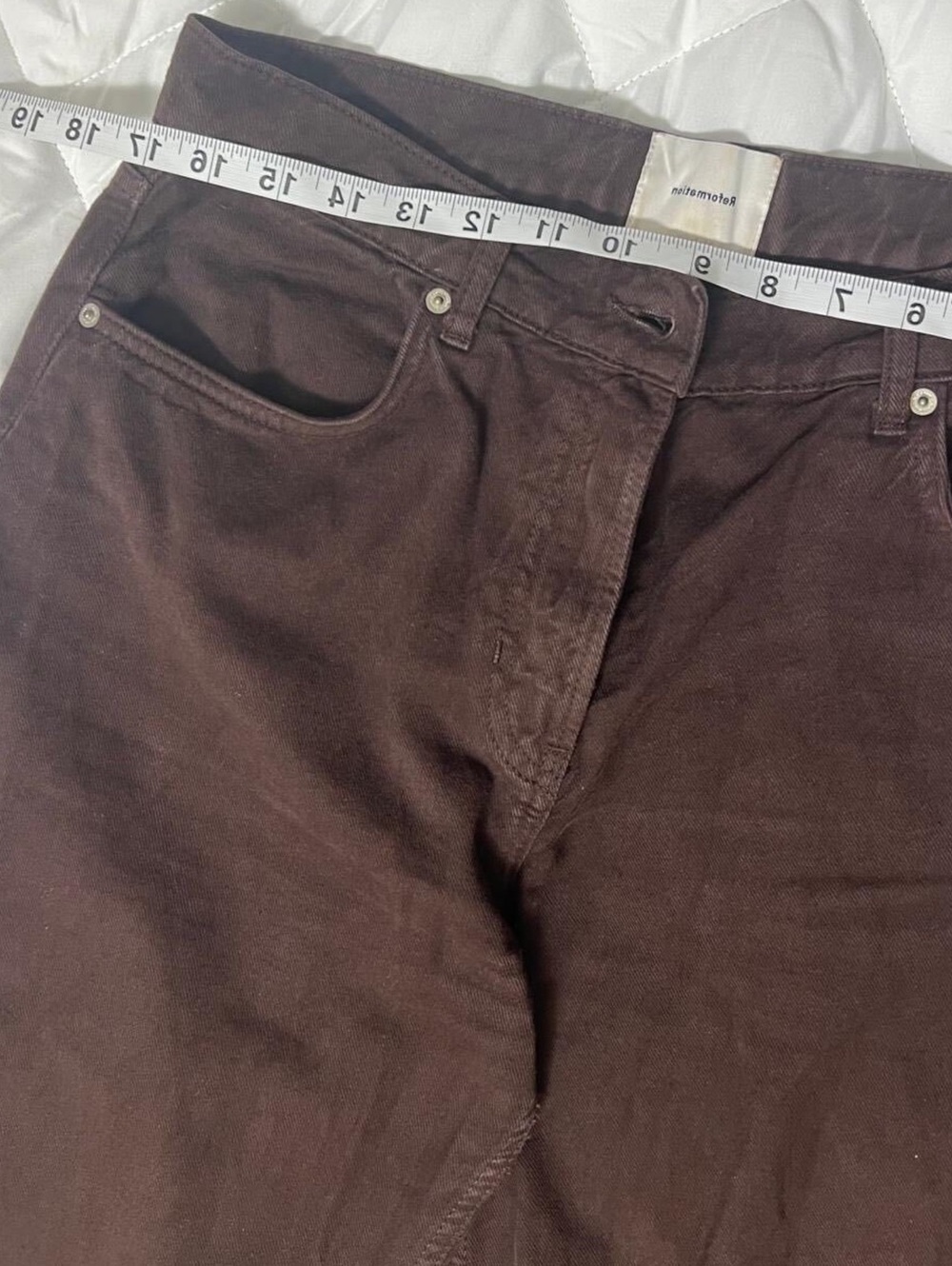 Reformation Cary Low-Rise Slouchy Wide-Leg Jeans in the “Mole” brown wash 29 - Picture 7 of 9